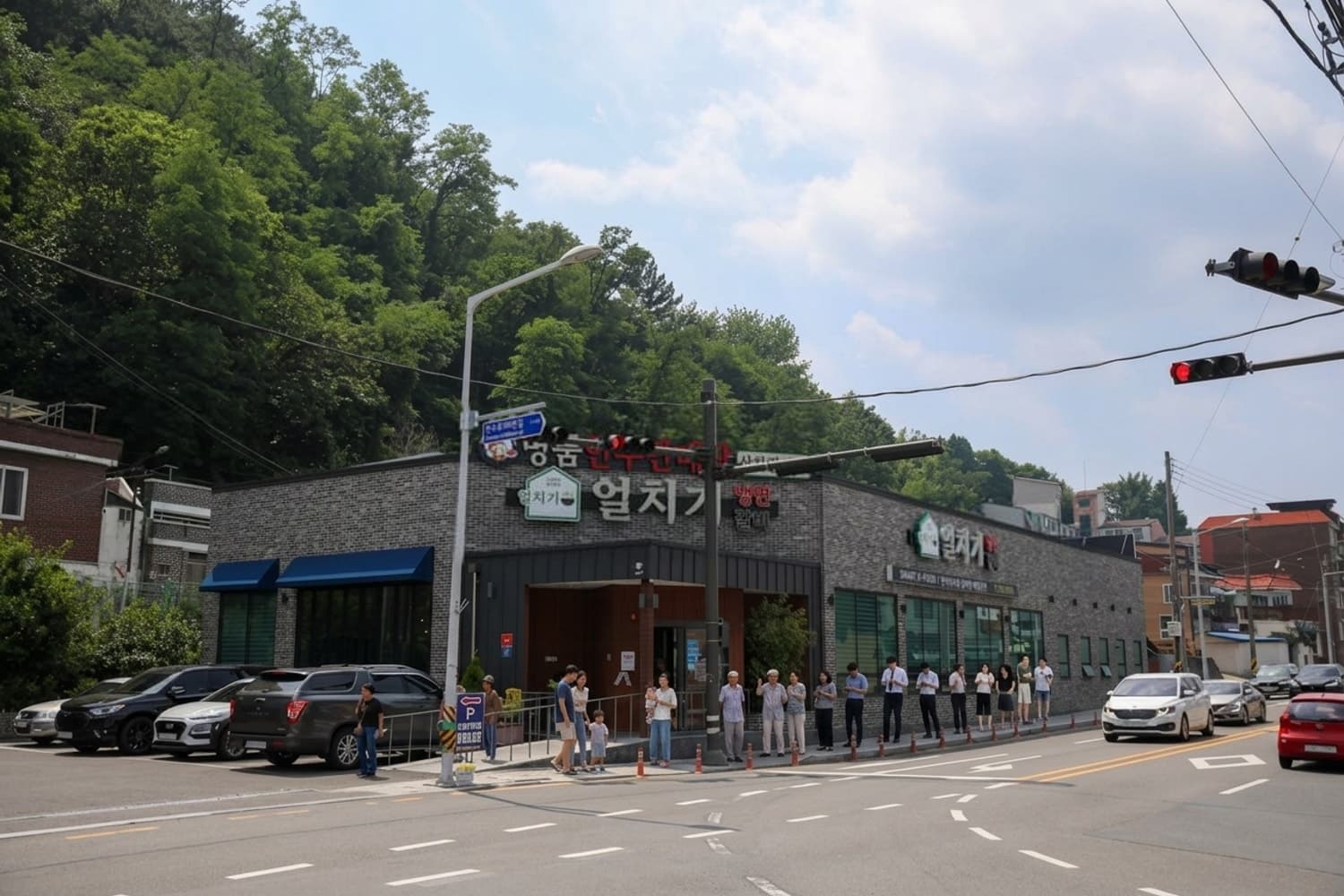 얼치기 냉면 진주점 외관과 주차장, 천수로 대로변의 단독 건물