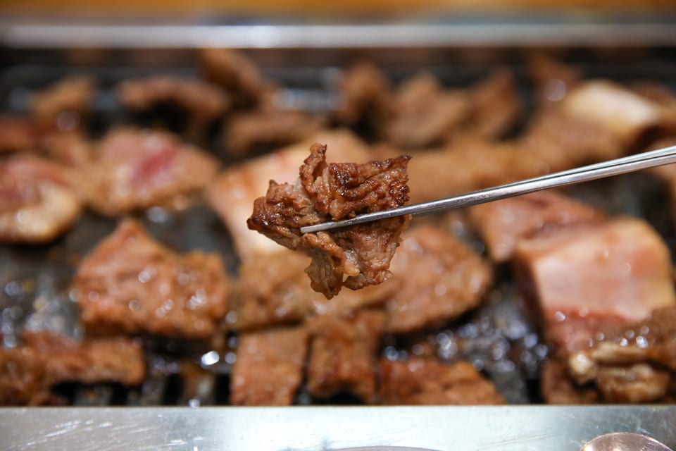 진주 얼치기 잘 익은 소양념갈비 한 점, 선주후면 안내 3번째 컷