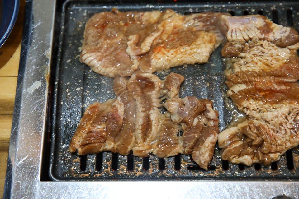 진주 얼치기 불판에 굽는 양념돼지갈비, 진주 돼지갈비 안내 2번째 컷