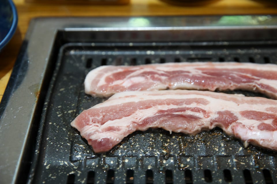 진주 얼치기 불판에 익어 가는 한돈 생삼겹살, 진주 삼겹살 맛집 안내 3번째 컷