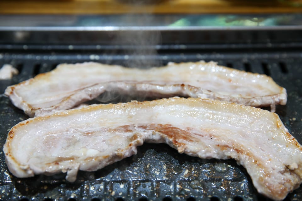 진주 얼치기 불판에 익어 가는 한돈 생삼겹살, 진주 삼겹살 맛집 안내 4번째 컷