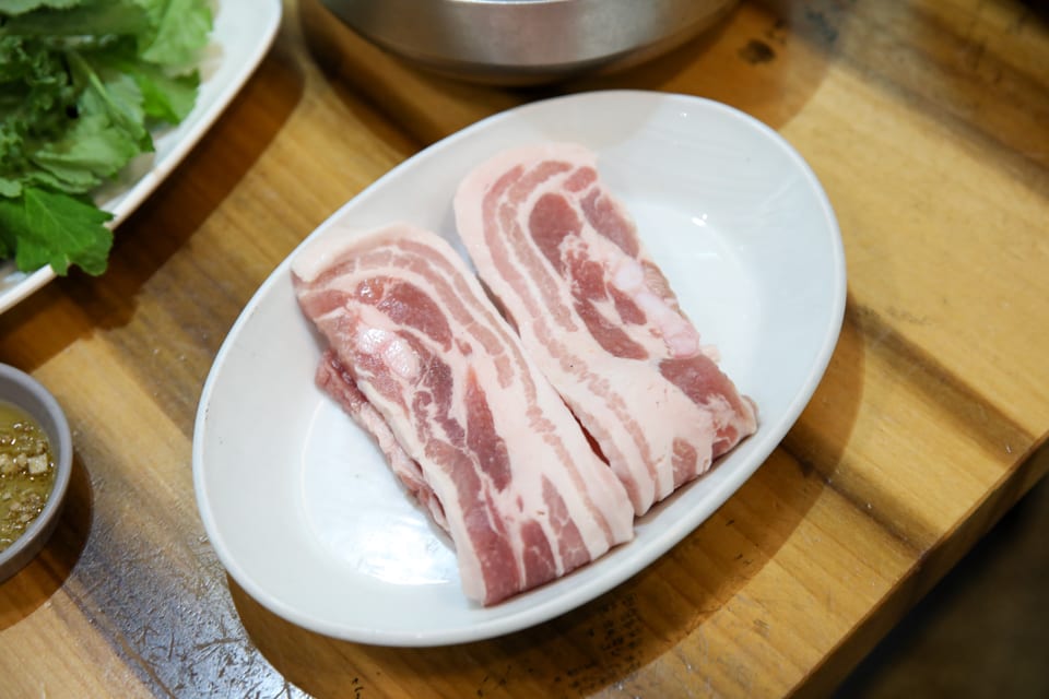 진주 얼치기 굽기 전 한돈 생삼겹살, 진주 삼겹살 맛집 안내