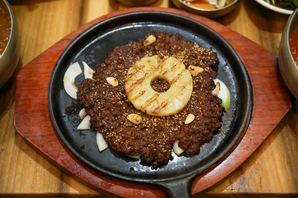 진주 얼치기 불향 입힌 석쇠불고기 한 접시, 진주 석쇠불고기 안내 2번째 컷