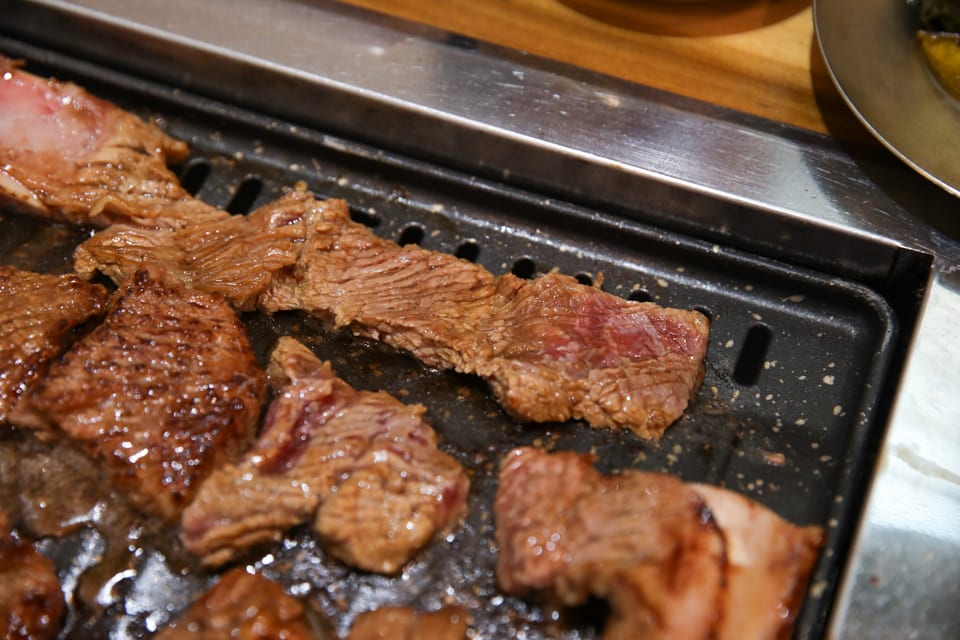 진주 얼치기 불판에 굽는 뼈 없는 칼집 소양념갈비, 진주 소갈비 맛집 안내 2번째 컷
