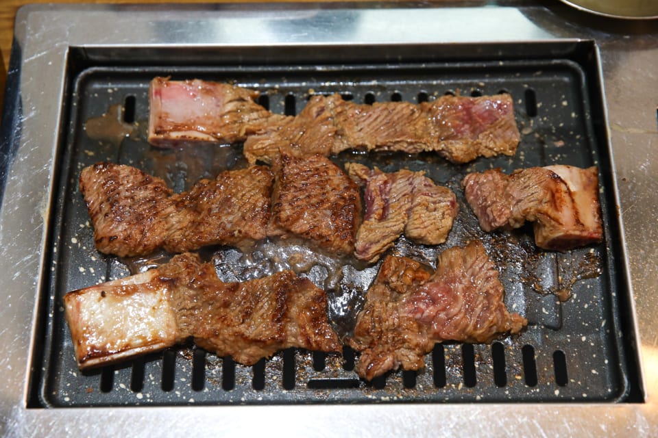 진주 얼치기 불판에 굽는 뼈 없는 칼집 소양념갈비, 진주 소갈비 맛집 안내