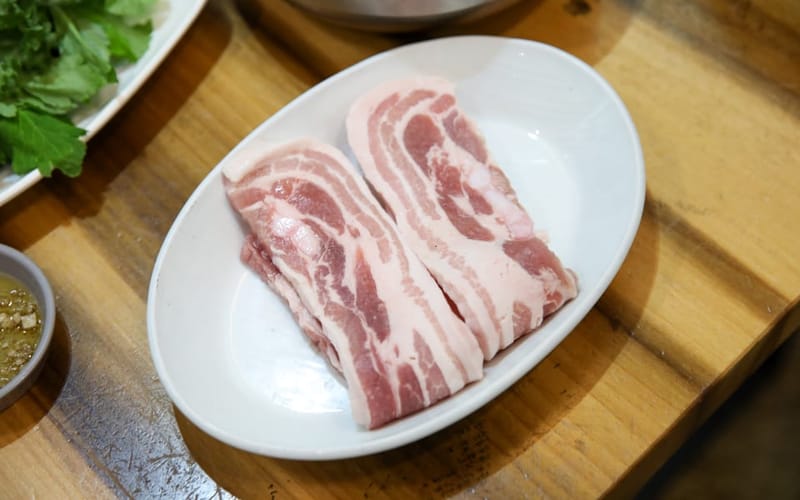 진주 삼겹살 맛집, 양념 없이 승부하는 한돈 생삼겹 대표 사진 미리보기 (진주 데이트 맛집·저녁 모임 글에서 이어짐)