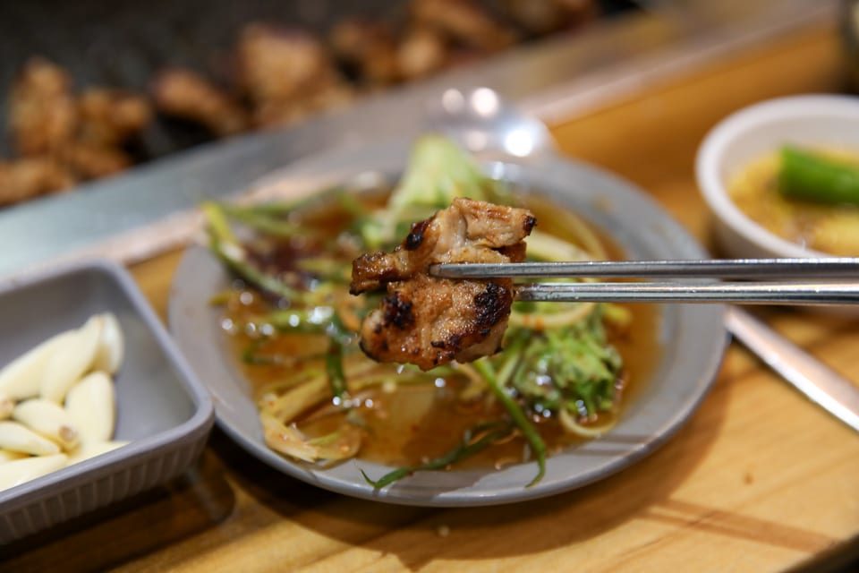 진주 얼치기 양념이 배어든 돼지갈비 한 점, 진주 회식 장소 안내 2번째 컷