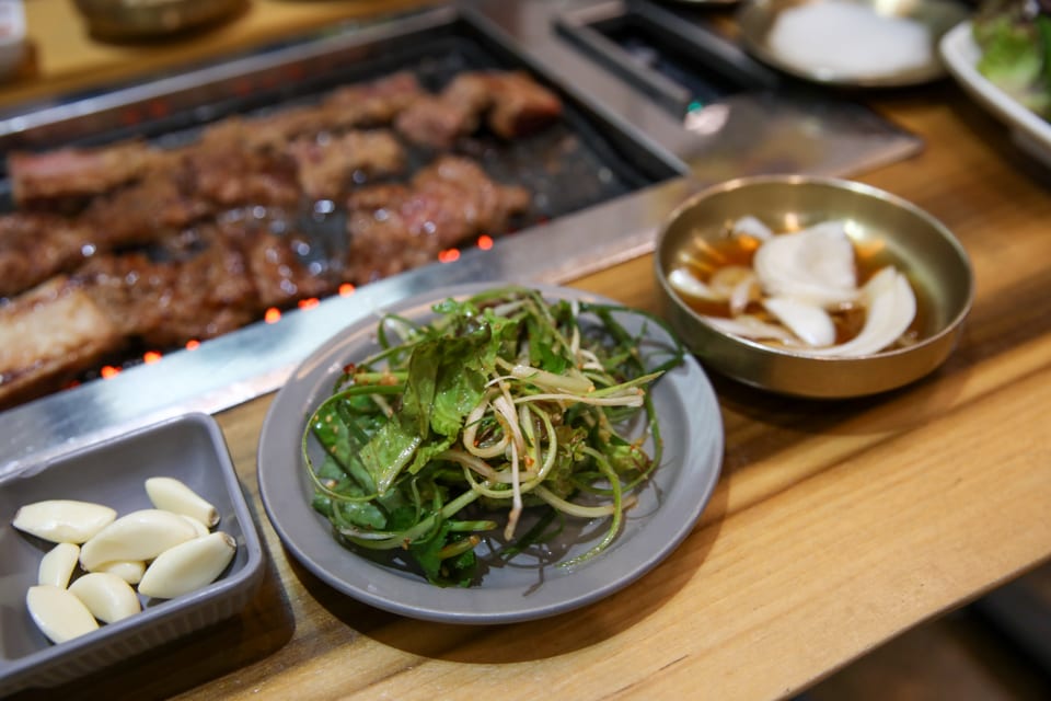 진주 얼치기 고기와 곁들이는 파채무침, 진주 회식 장소 안내