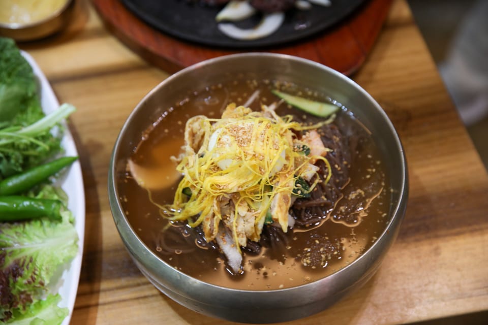 진주 얼치기 살얼음 동치미 육수의 원조 진주 물냉면, 진주냉면 평양냉면 차이 안내 4번째 컷