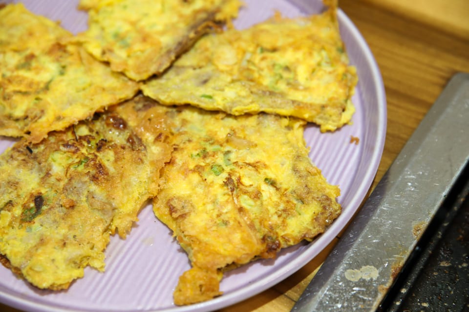 진주 얼치기 주문 즉시 부쳐 내는 진주 육전, 진주냉면 평양냉면 차이 안내