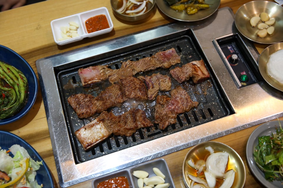 진주 얼치기 소양념갈비 굽는 동안의 전체 상차림, 진주 아이랑 가기 좋은 식당 안내