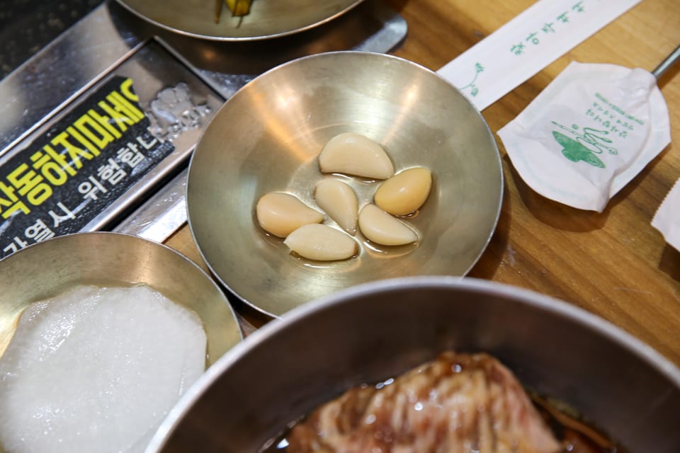 진주 얼치기 마늘쫑장아찌 밑반찬, 반찬 직접 만드는 식당 안내