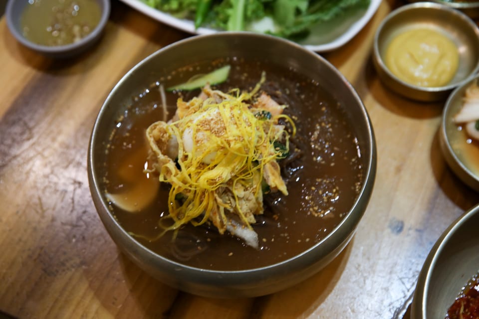 진주 얼치기 살얼음 동치미 육수의 원조 진주 물냉면, 얼치기 뜻·성찬익수 안내