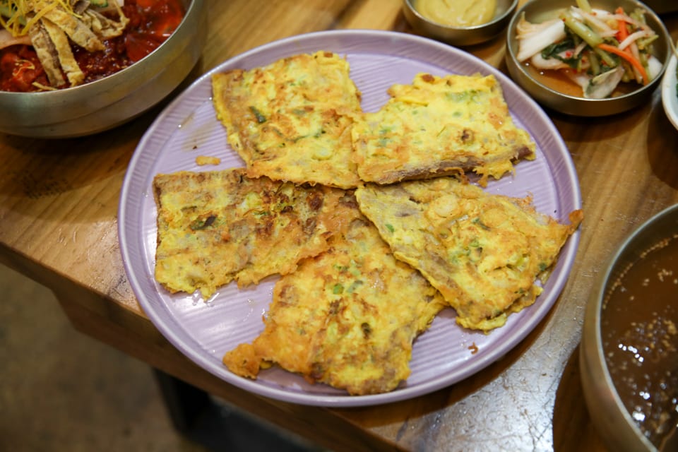 진주 얼치기 주문 즉시 부쳐 내는 진주 육전, 육전 파채무침 안내 2번째 컷